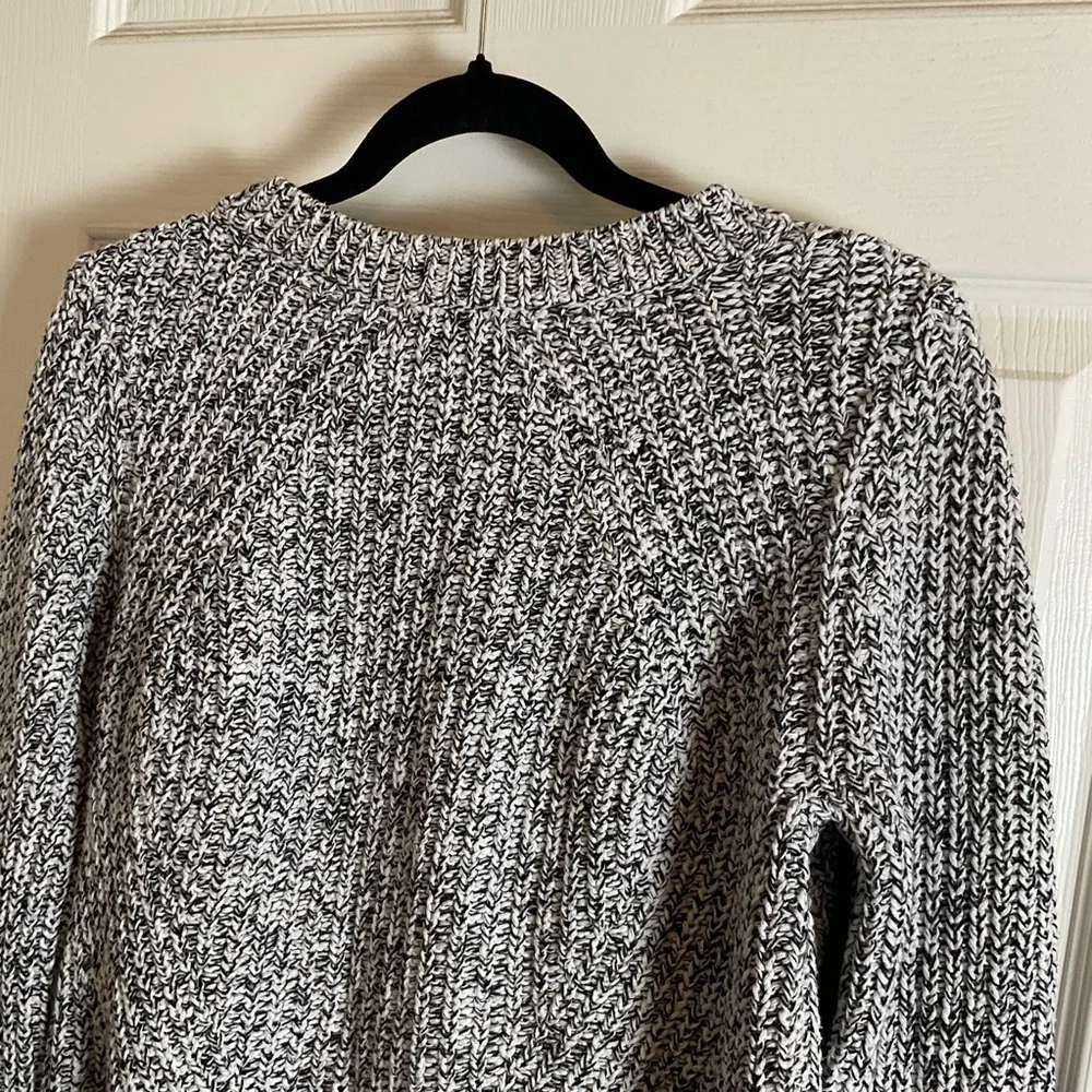 H&M Divided Marled Knit Crop Sweater Size Small
